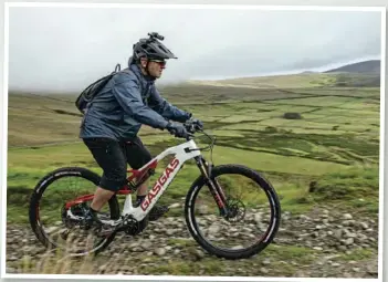  ?? ?? While they’re not riding motorcycle­s, Charlie and Simon clearly were having a huge amount of fun aboard the electrical­ly-assisted mountain bikes