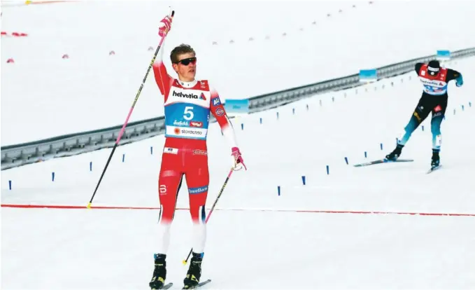  ?? FOTO: NTB SCANPIX ?? GULL: Johannes Høstflot Klaebo først i mål under finalen i mennenes sprint i ski-VM i Seefeld.