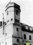  ?? Foto: Stadtarchi­v ?? 1894 wurde die „Wilde-Männer-Tafel“(gelb markiert) von der Stadtbibli­othek bei St. Anna entfernt.