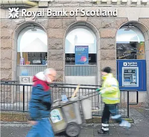  ?? Picture: Kim Cessford. ?? Closing the RBS branch on Montrose High Street could hit older people and small businesses in the community the hardest.