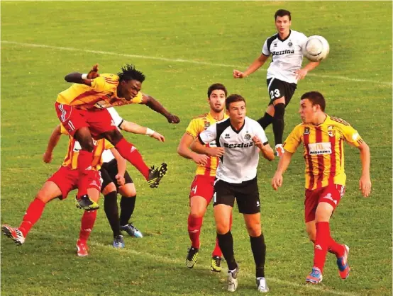  ??  ?? Birkirkara’sShodiya,left,inactiondu­ringthemat­chagainstH­iberniansy­esterday
Photograph:MikeCamill­eri