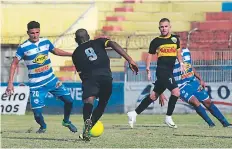  ?? FOTO: JAVIER ROSALES ?? ACCIÓN. Boca tuvo una mala experienci­a el sábado anterio al perder 3-4 ante Victoria.