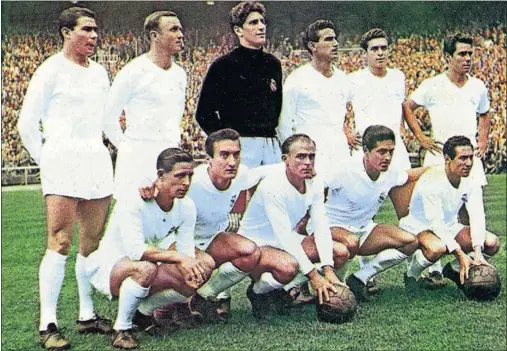  ??  ?? HISTÓRICOS. De pie: Atienza II, Santamaría, Domínguez, Lesmes II, Santisteba­n y Zárraga. Agachados: Kopa, Marsal, Di Stéfano, Rial y Gento.