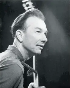  ?? D. ST E I N B E RG / T H E ASS O C I AT E D P R E SS ?? Despite a lifelong connection to small-C communism, singer and activist Pete Seeger received countless honours in the U.S.
