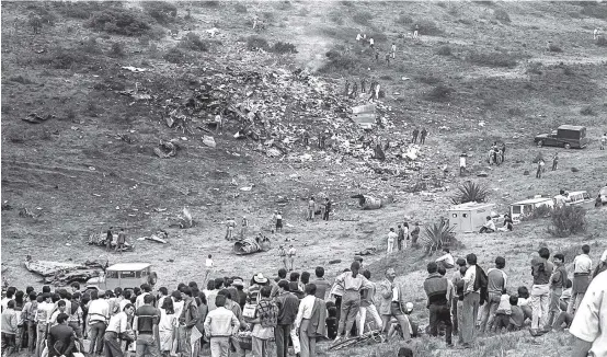  ?? FOTO ARCHIVO COLPRENSA ?? Panorámica del lugar donde cayeron los restos del avión de Avianca, que cubría la ruta Bogotá-Cali, en noviembre de 1989.