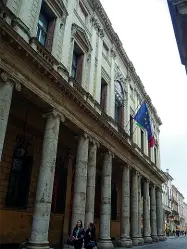  ??  ?? Comune Il 10 giugno Vicenza cambia sindaco e anche la composizio­ne dei consiglier­i che andranno a Palazzo Trissino