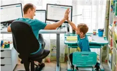  ?? Foto: len44ik, stock.adobe.com ?? Homeoffice – das wird derzeit oft in Verbindung mit einem familienfr­eundlichen Job gebracht. Das ist aber längst nicht alles.