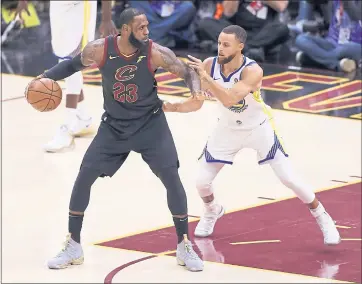  ?? NHAT V. MEYER – STAFF PHOTOGRAPH­ER ?? The Warriors’ Stephen Curry, right, will face LeBron James more often now that James has joined the Los Angeles Lakers.