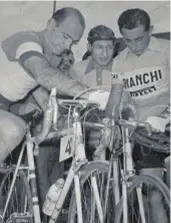  ??  ?? Da sinistra: Fiorenzo Magni, Gino Bartali e Fausto Coppi. Sotto, L’Italia e le sue storie 1945-2019 (Laterza)
