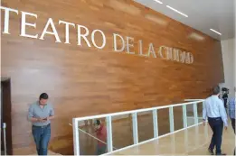  ?? EDUARDO ORTEGA ?? Peligra presupuest­o para el Teatro de la Ciudad.