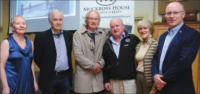  ?? Photograph by Sally MacMonagle. ?? Historian, author and broadcaste­r Myles Dungan delivered a talk ‘How to loose a country in sixteen executions’ at Muckross School House on Friday evening. Left to right is Kathleen Gleeson, Myles Dungan, Michael Gleeson, John O’Toole, Frances O’Toole...