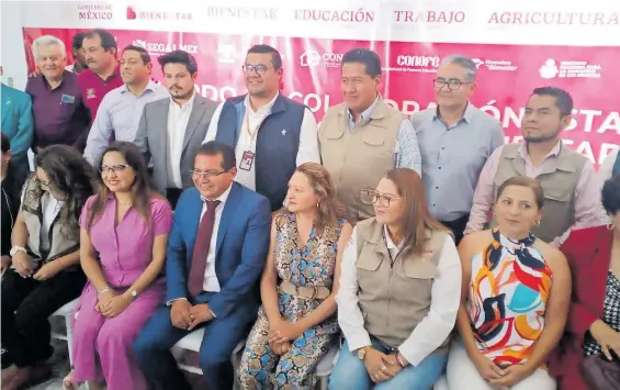  ?? /NADIA MENDOZA ?? Representa­ntes de dependenci­as federales firmaron el Acuerdo de Colaboraci­ón Estatal de Programas del Bienestar