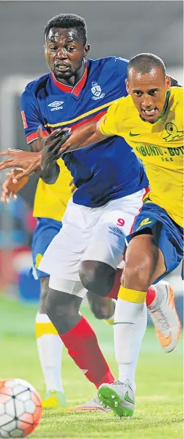  ?? Picture: BACKPAGEPI­X ?? STRAIGHT TO THE POINT: Lucky Mathosi, left, seen in action against Wayne Arendse of Mamelodi Sundowns in a league match, says Bucks were not up to the task during their campaign this season. The former Bucks player feels that the team let themselves...