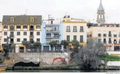  ?? JOSÉ ÁNGEL GARCÍA ?? Vista de la calle Betis sin la antigua comisaría de la Policía Nacional.