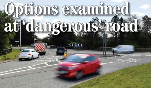  ?? Picture: Gayle Marsh ?? Options are being explored to improve safety at the roundabout in Cross Hands and the A48 to Carmarthen, below.