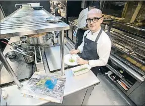  ?? FERRAN NADEU ?? Marc Gascons prepara un plato inspirado en Mujer con alcachofa