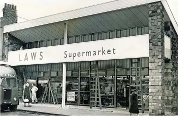  ?? ?? ■ Law’s supermarke­t, Low Fell, Gateshead, September 1962