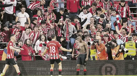  ?? FOTO: GETTY ?? La grada vibró como en las grandes ocasiones con el triunfo del Athletic ante el Barça