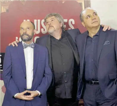  ??  ?? Javier Cansado, Javier Coronas y Pepe Colubi, los ‘ignorantes’ habituales del programa de Movistar+.