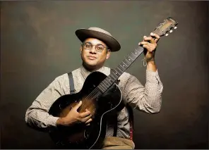  ??  ?? Dom Flemons headlines a concert Friday at Crystal Bridges Museum of American Art in Bentonvill­e.