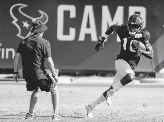  ?? Brett Coomer / Staff photograph­er ?? Wide receiver Chris Conley, a seven-year veteran who’s entering his first season with the Texans, provides quarterbac­k Tyrod Taylor another big red-zone threat.