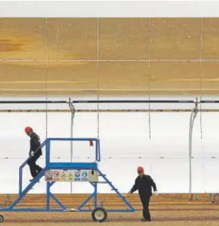  ?? ?? Estación de energía solar Andasol, cerca de Guadix // REUTERS