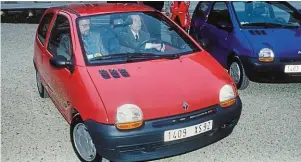  ?? | PHOTO : ARCHIVES AFP ?? Devenue une icône, la petite Twingo fête ses trente ans