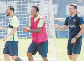  ?? FOTO: FCB ?? Al segundo técnico y al brasileño se les vio de muy buen rollo en presencia de Messi