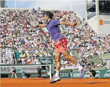  ?? AP ?? Federer 2015 in Paris: Damals verlor er im Viertelfin­al gegen den späteren Turniersie­ger Stan Wawrinka.