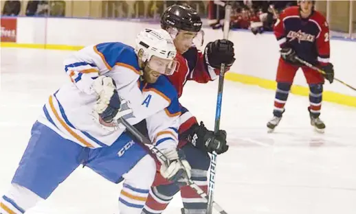  ?? - Archives: Louis Légère ?? La Ligue de hockey senior Acadie-Chaleur accueiller­a une nouvelle équipe basée à Petit-Rocher. Les Rameurs de la baie des Chaleurs avaient mis fin à leurs opérations avant le début de la présente saison.