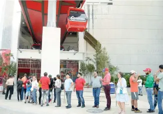  ?? RICARDO FLETE ?? Cientos de usuarios utilizan el teleférico desde su apertura.