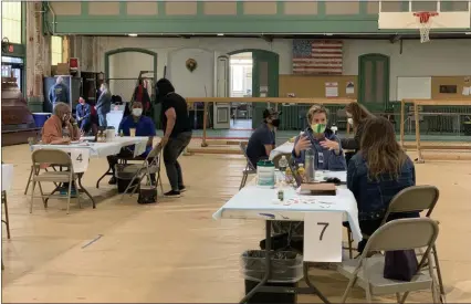  ?? TANIA BARRICKLO — DAILY FREEMAN ?? Ulster County’s walk-in COVID vaccinatio­n operation at the Andy Murphy III Midtown Neighborho­od Center, 467 Broadway, Kingston, N.Y., is shown on Thursday, April 15.