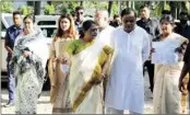  ?? PIC/MPOST ?? Kakoli Ghosh Dastidar, Nayana Bandyopadh­yay, Sajda Ahmed, Sashi Panja, and Bratya Basu among others after meeting the Governor