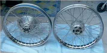  ??  ?? New rims: a job best left to the experts