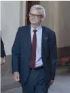  ?? / AGENCIAUNO ?? Juan André Fontaine, saliendo de La Moneda en octubre de 2019.