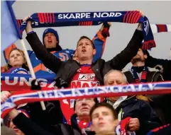  ?? ?? Supporters­karan Skarpa sjöng säsongen i mål.