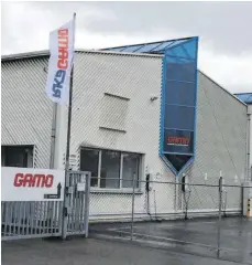  ?? FOTO: FRANK HAUTUMM ?? Gamo wird bis zum Herbst seinen Standort in der Kanalstraß­e schließen. Seit 1995 wurden hier Spezialfah­rzeuge gebaut.