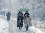  ?? WASEEM ANDRABI/HT ?? MET office said that gradual decrease in rain and snow intensity is expected from Saturday.