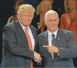  ??  ?? FORMULA. Donald Trump y su vicepresid­ente, Mike Pence.