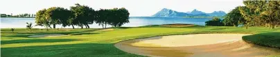  ?? Fotos: Beachcombe­r Resorts & Hotels ?? Bei den traumhafte­n Golfplätze­n auf Mauritius mit ihren satten Grüns und riesigen Sandbunker­n schlagen die Herzen der Sportler höher.