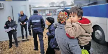  ?? EPA ?? Asylbewerb­er sollen in Niederöste­rreich künftig an sogenannte­n Wertekurse­n teilnehmen müssen.