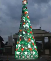  ??  ?? Tarlac Christmas Tree