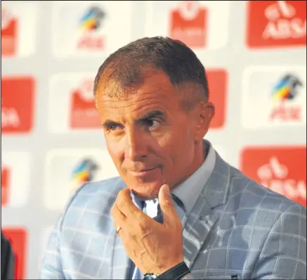  ?? ISITHOMBE NGABE: GALLO IMAGES ?? NGUMQEQESH­I we-orlando Pirates umilutin Sredojevic okhala ngokulinya­lelwa ngabadlali abamqoka.