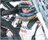  ?? PHOTO COURTOISIE ANDREW MANOR ?? Le pilote québécois Louis-Philippe Dumoulin, champion 2018 de la série canadienne NASCAR Pinty’s.