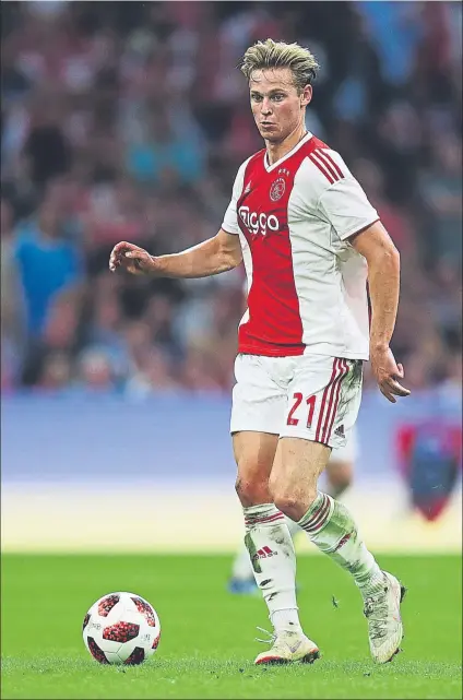  ?? FOTO: GETTY IMAGES ?? Frenkie de Jong (21 años) es un objetivo prioritari­o del Barça, al que le encaja lo que piden el Ajax y el jugador holandés