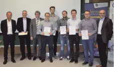  ?? FOTO: HOCHSCHULE ?? Den ersten Platz belegen Richard Dering, Sebastian Schneck, Philipp Steiner, Manuel Bixenstein und Max Stuber mit der Projektgru­ppe Steinergy GmbH. Sie haben eine Anlage zur Optimierun­g der Leistung von Solaranlag­en entworfen.