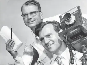 ?? HOWARD ANDERSON/TORONTO STAR FILE PHOTO ?? Right: Star Weekly reporter Harold Hilliard, left, and photograph­er Jack Marshall, who won a National Newspaper Award in 1955 for outstandin­g news work.