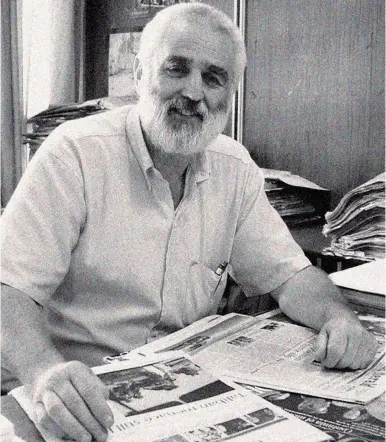  ??  ?? Andrew Graham-Yooll, pictured in the former offices of the Buenos Aires Herald. FILE PERFIL
