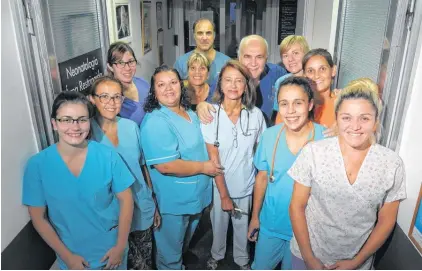  ??  ?? El equipo de "Neo" del Hospital Privado del Sur, un "orgullo" para los doctores Alda y Covas.