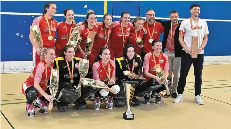  ?? | PHOTO : OUEST-FRANCE ?? L’équipe féminine Loire-Atlantique Vendée de rink-hockey a été sacrée championne de France à Saint-Sébastien-sur-Loire lors de l’ultime match de la saison.